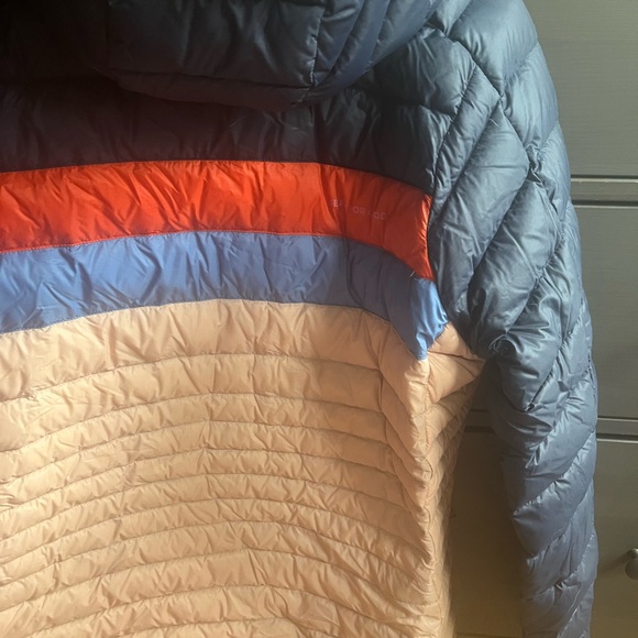 Colorblock Puffer Jacket - Picture 3 of 3
